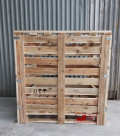 chiều ​ 52 / 5.000 Kết quả dịch Kết quả bản dịch Wooden cage sprayed with fragile warning paint, downstream warning